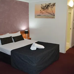 Hampton *** Rockhampton